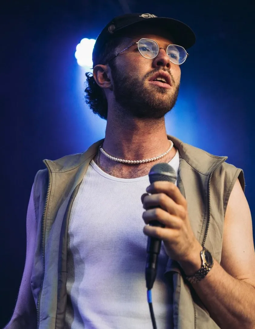Enzo schafft es ins Halbfinale beim Coke Studio Soundcheck